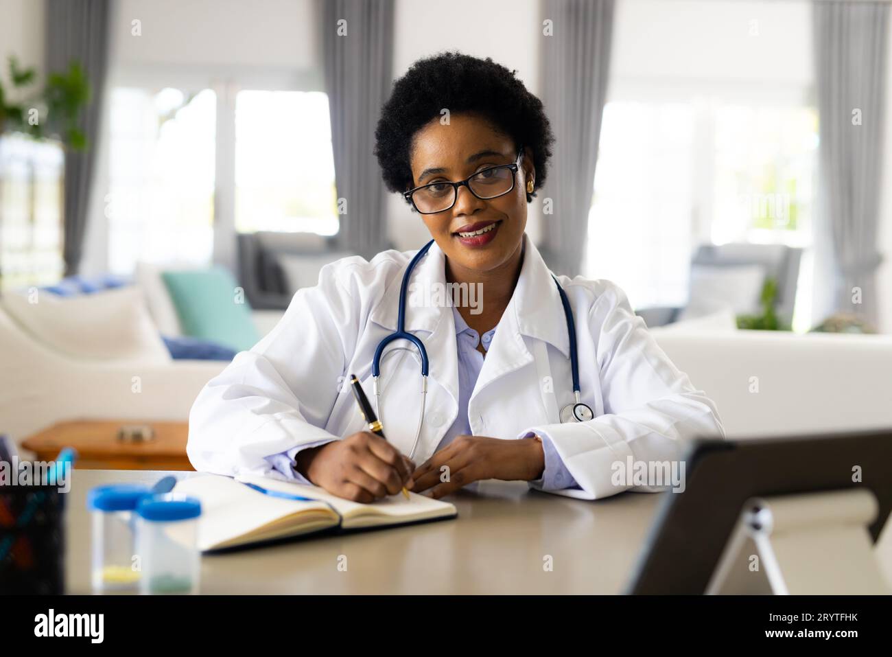 Female doctor making home hi-res stock photography and images - Alamy
