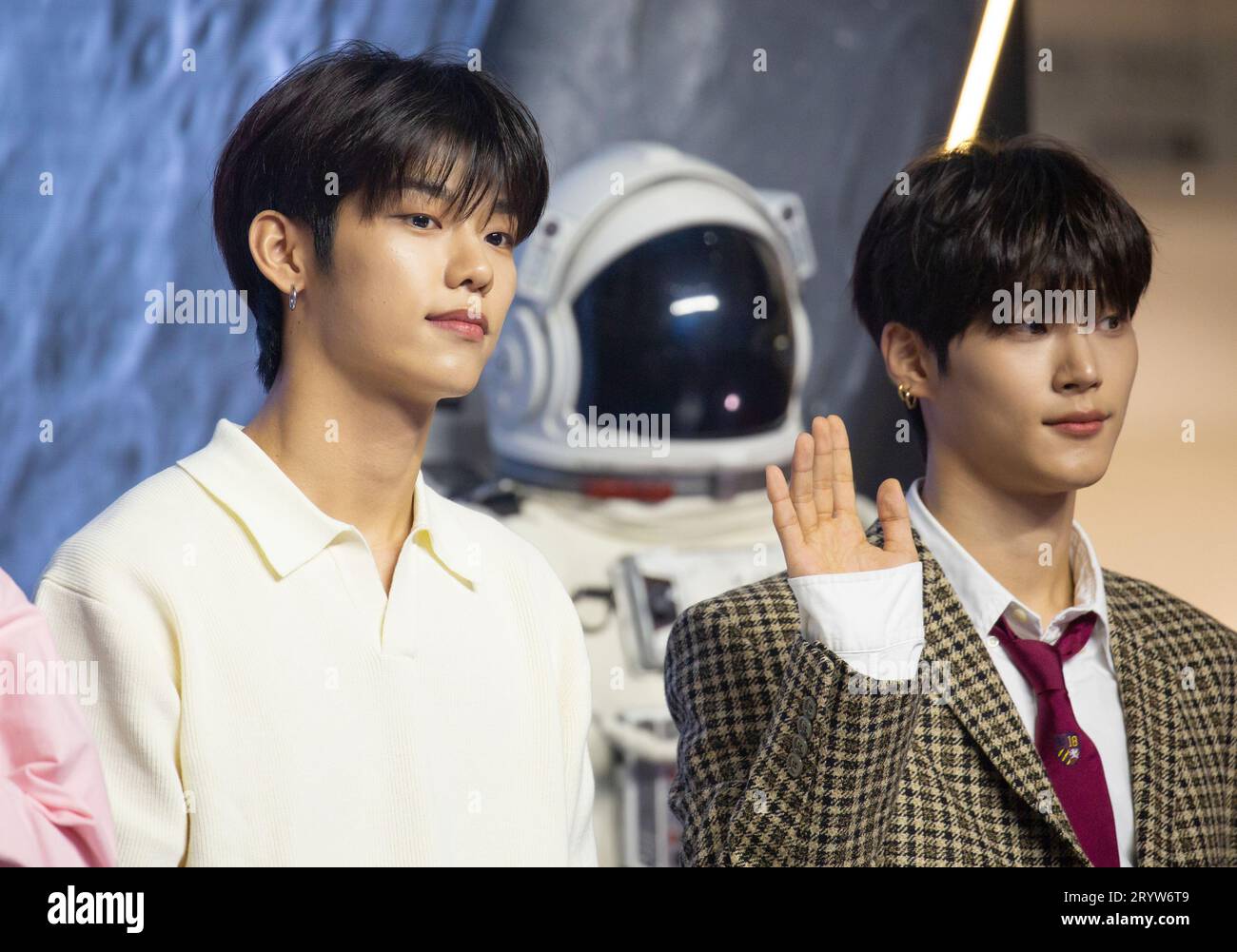 (L-R) Lee Jeong-Hyeon and Park Han-Bin (EVNNE), July 25, 2023 : Singers