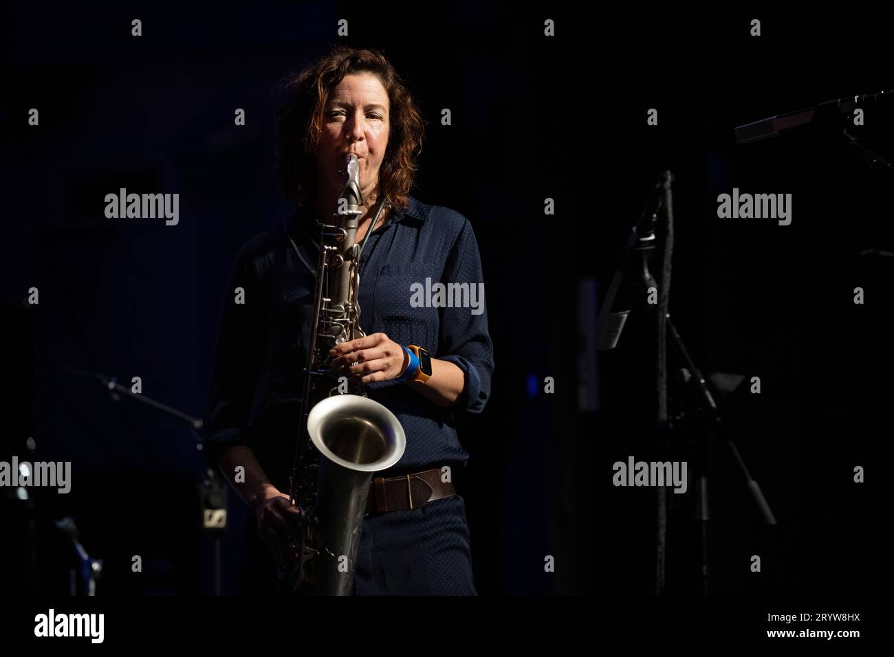 Tori Freestone playing tenor sax in duo with Alcyona Mick on piano, live at Scarborough Jazz Festival 2023 Stock Photo