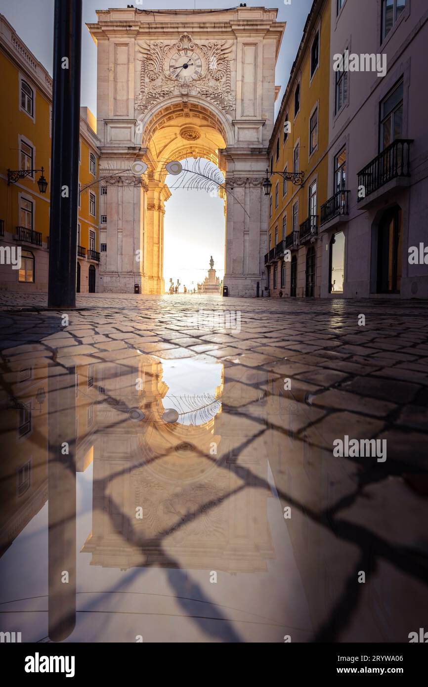 Early Morning at Arco da Rua Augusta - The Famous City Gate in Lisbon, Portugal Stock Photo