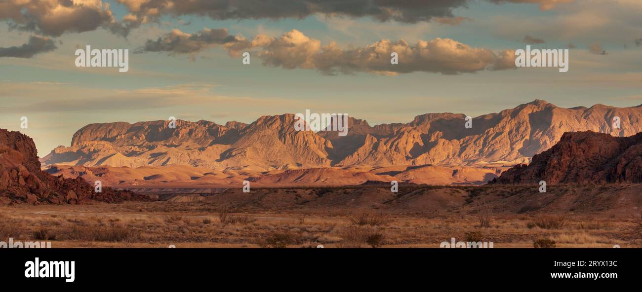 Vast expanse of mountains hi-res stock photography and images - Alamy