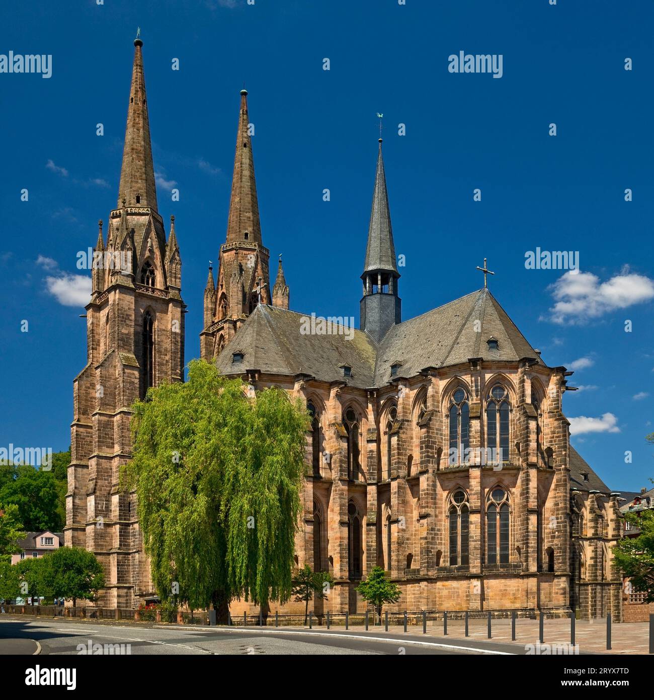 Die Elisabethkirche gilt als die aelteste rein gotische Kirche in