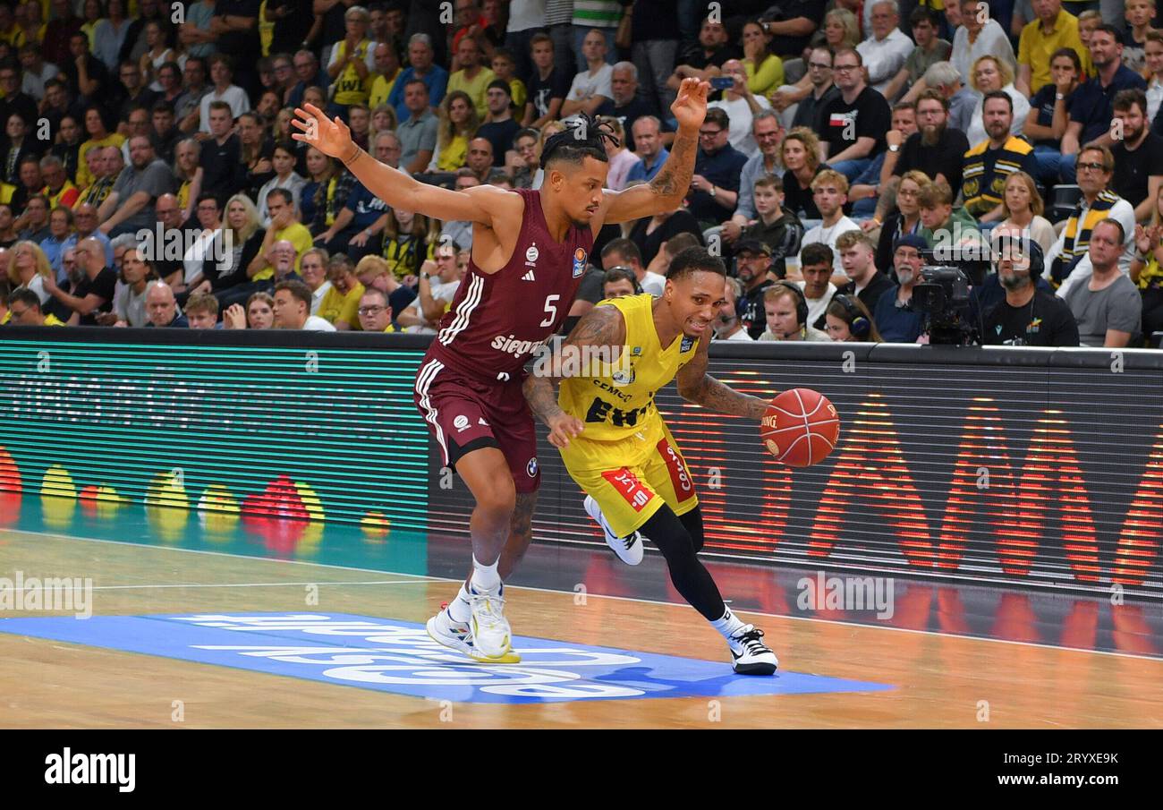 02.10.2023, EWE Arena, Oldenburg, GER, easy CreditBBL, EWE Baskets