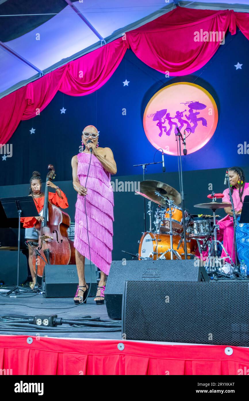 NEW ORLEANS, LA, USA - MAY 6, 2023: Dee Dee Bridgewater performs at the 2023 New Orleans Jazz and Heritage Festival Stock Photo