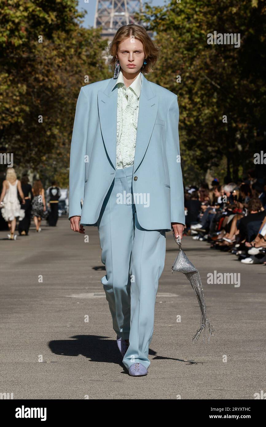 STELLA McCARTNEY Spring/Summer 2024 Runway during Paris Fashion Week ...