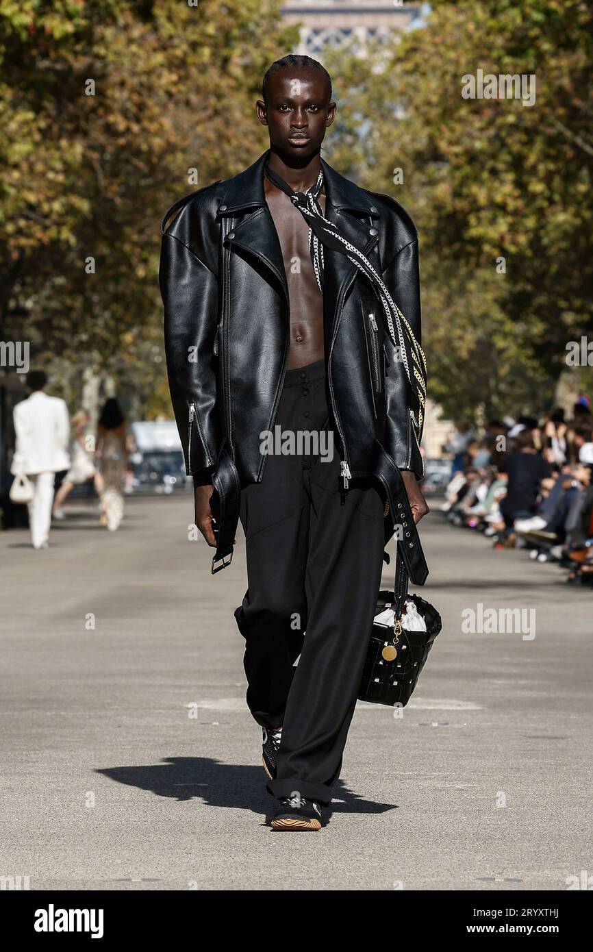 STELLA McCARTNEY Spring/Summer 2024 Runway during Paris Fashion Week ...