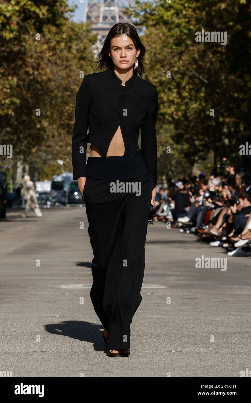 STELLA McCARTNEY Spring/Summer 2024 Runway during Paris Fashion Week ...