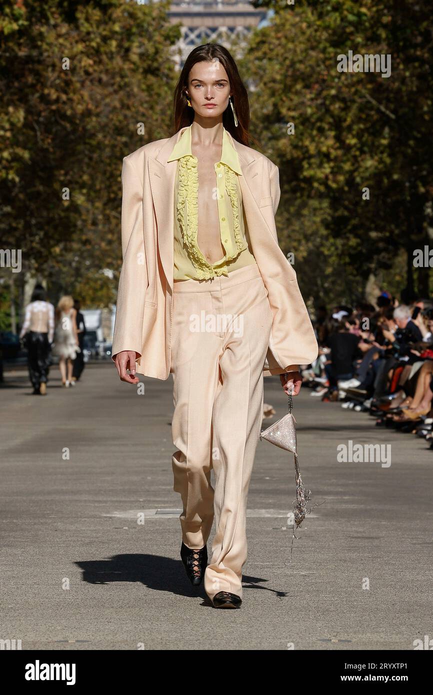 STELLA McCARTNEY Spring/Summer 2024 Runway during Paris Fashion Week ...