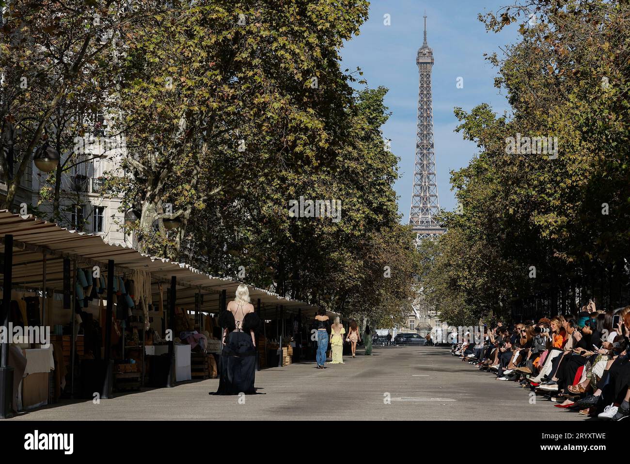 STELLA McCARTNEY Spring/Summer 2024 Runway during Paris Fashion Week ...
