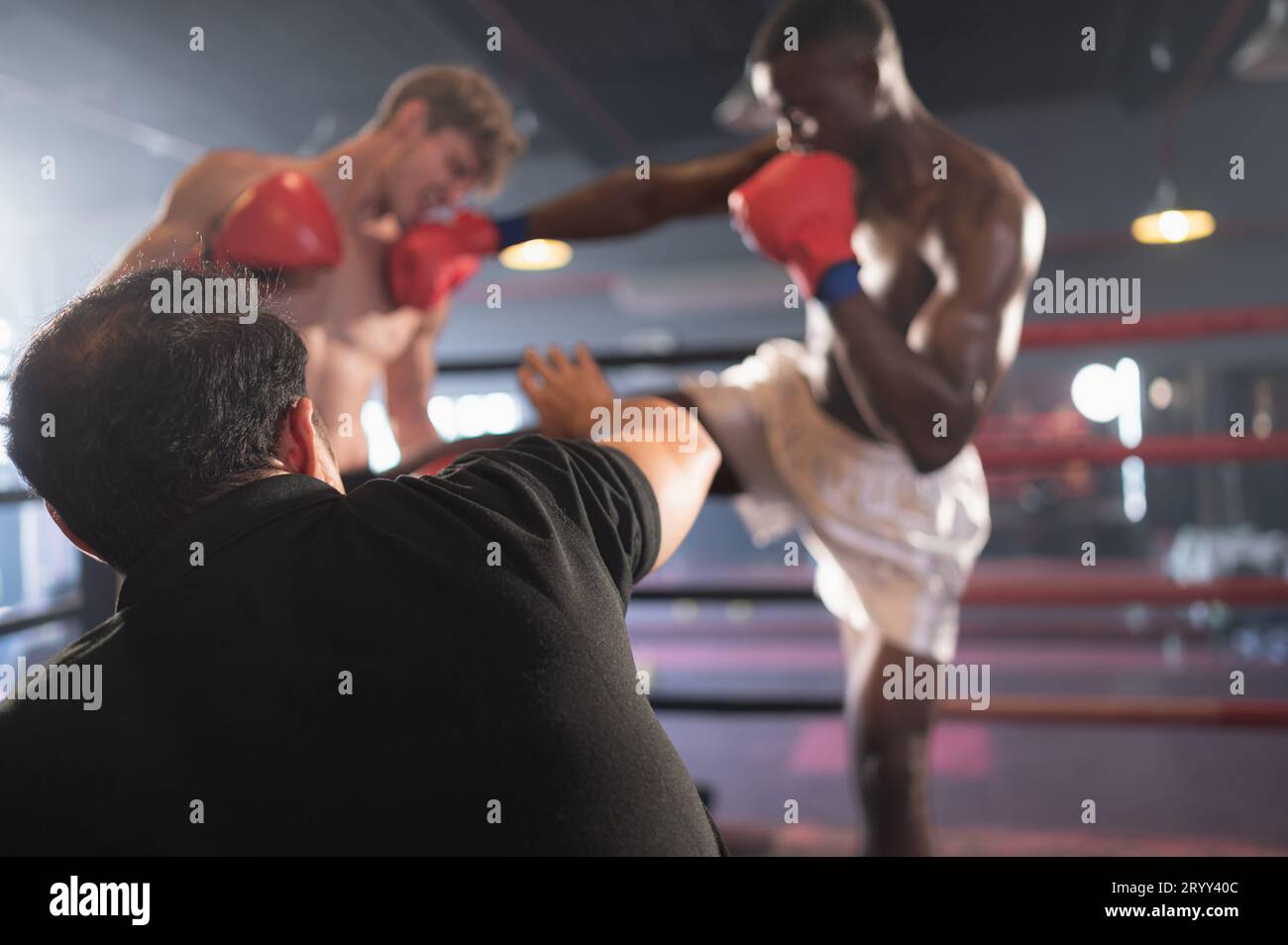 The boxing referee must watch the brewing of both boxers on the stage