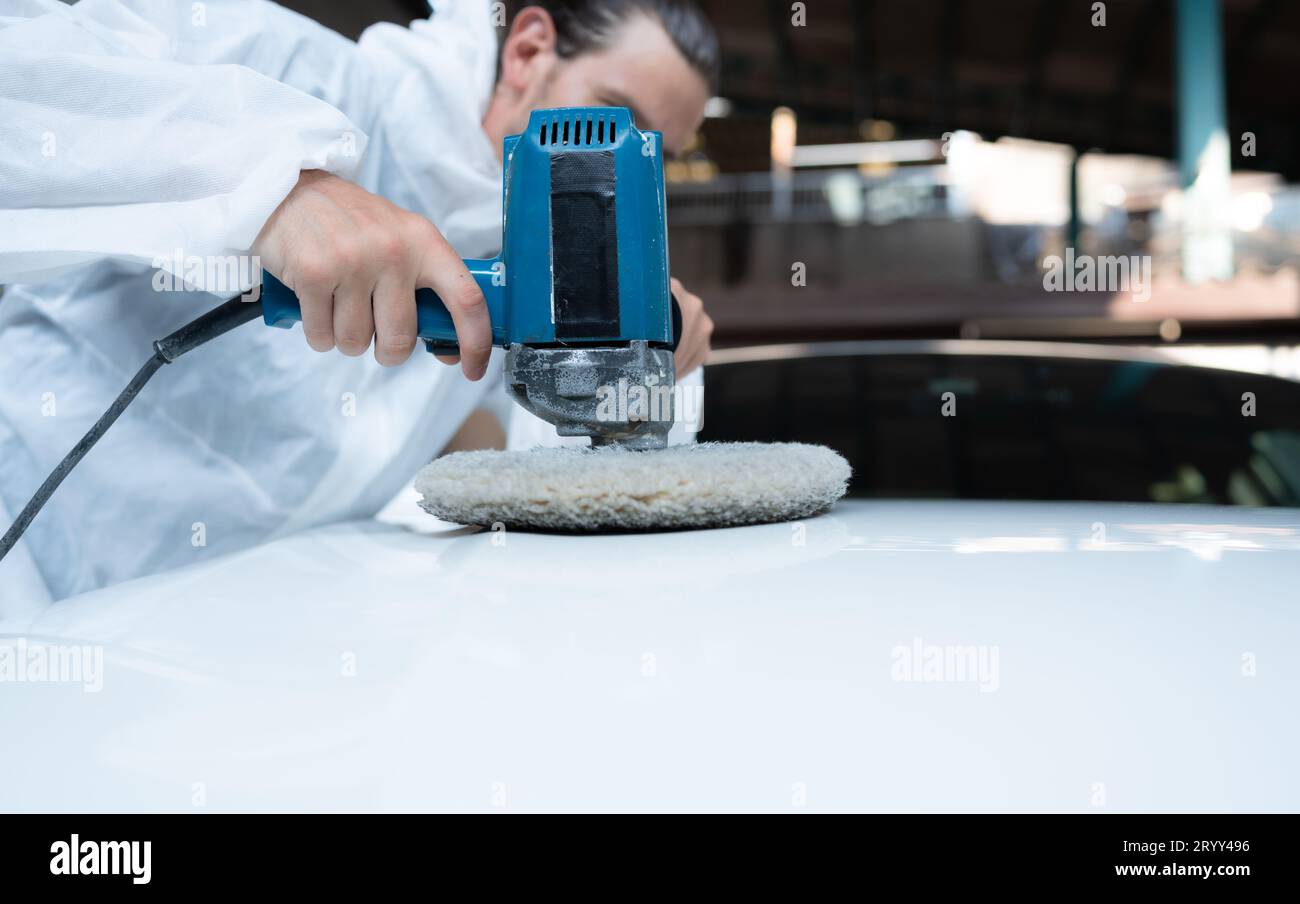 Mechanic electric hires stock photography and images Alamy