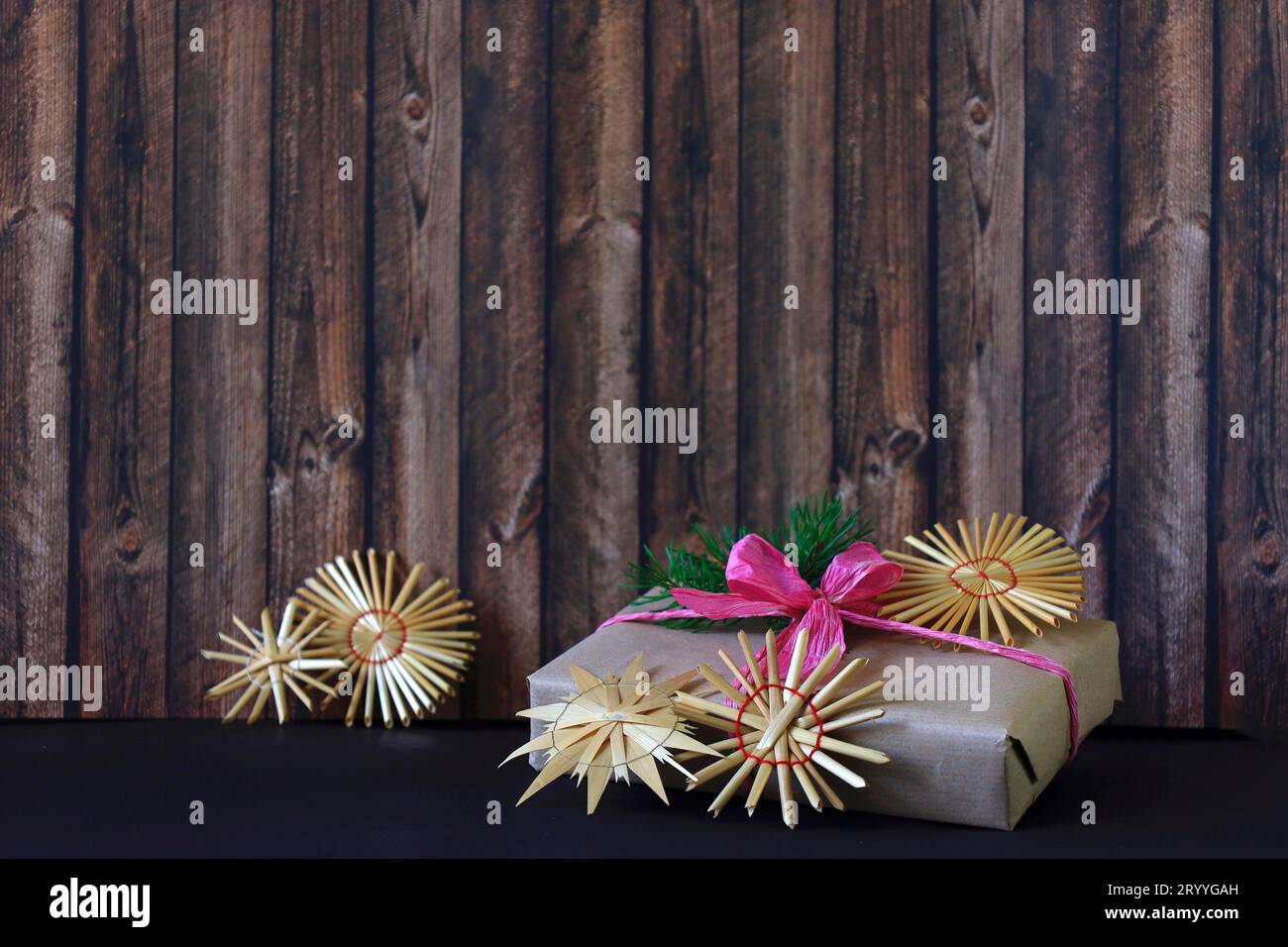 Christmas straw star hi-res stock photography and images - Alamy