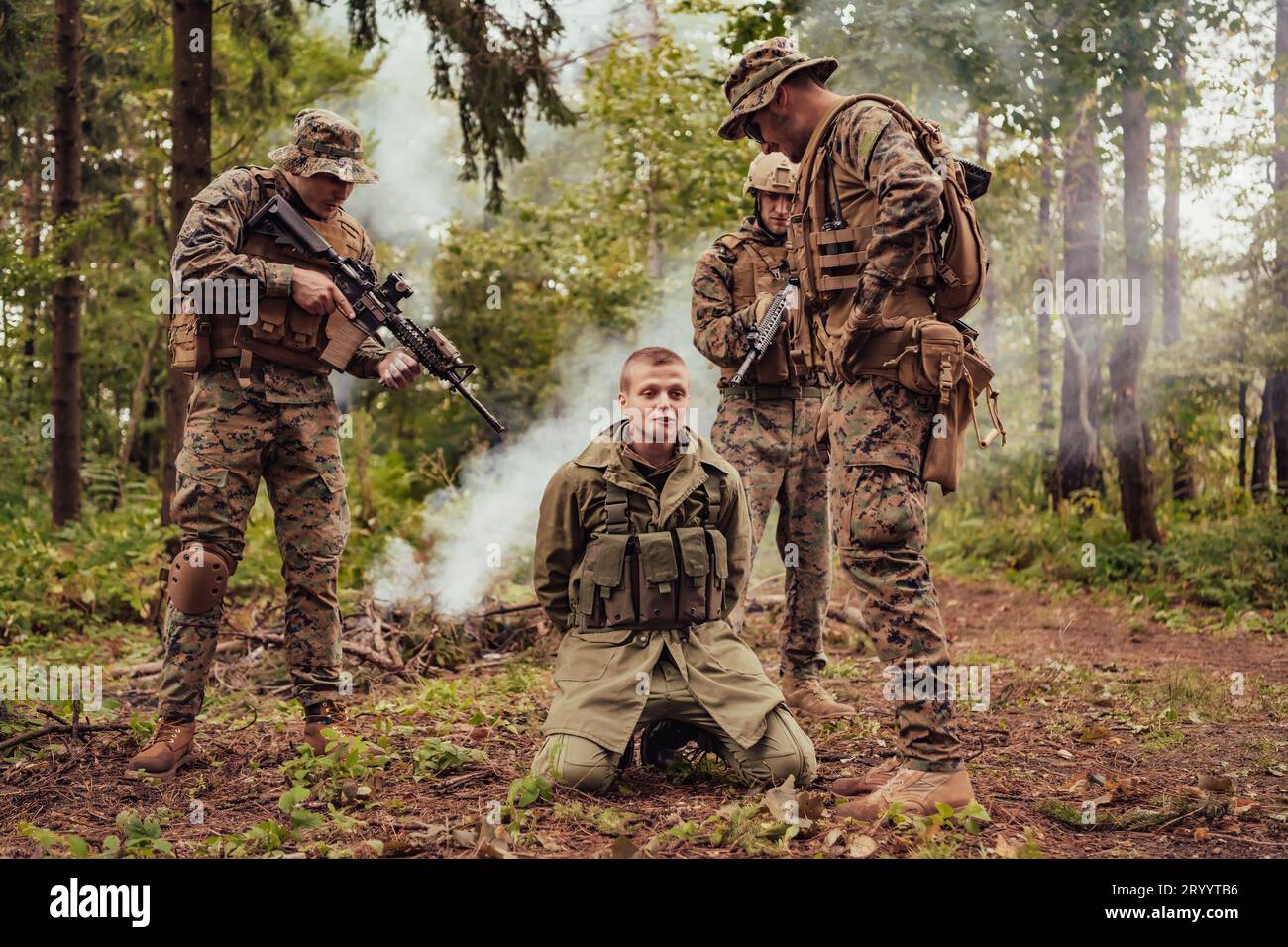 Soldiers squad was capture alive terrorist and interrogation them on