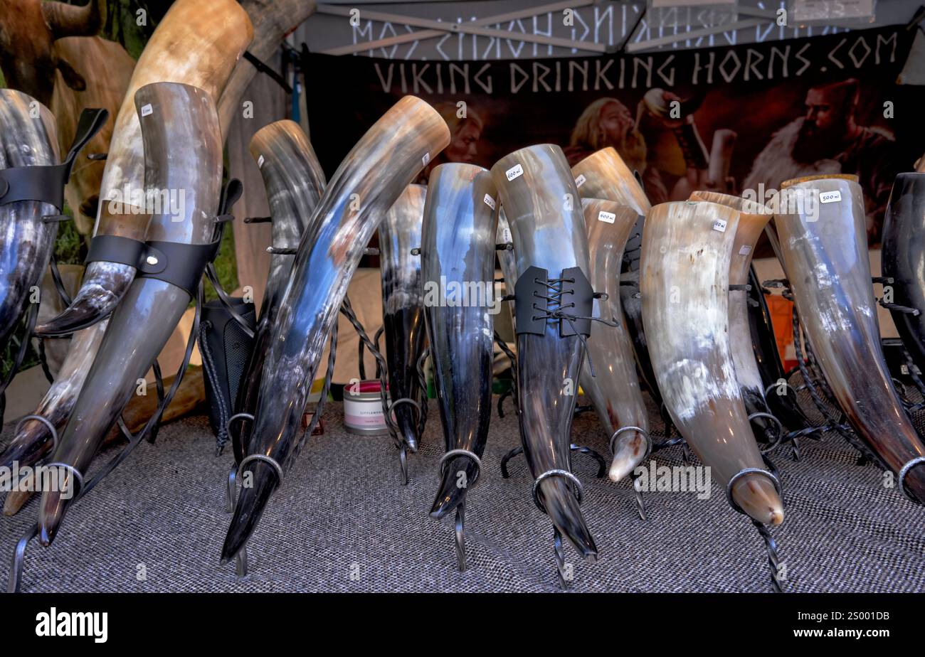 Hand crafted horns hi-res stock photography and images - Alamy