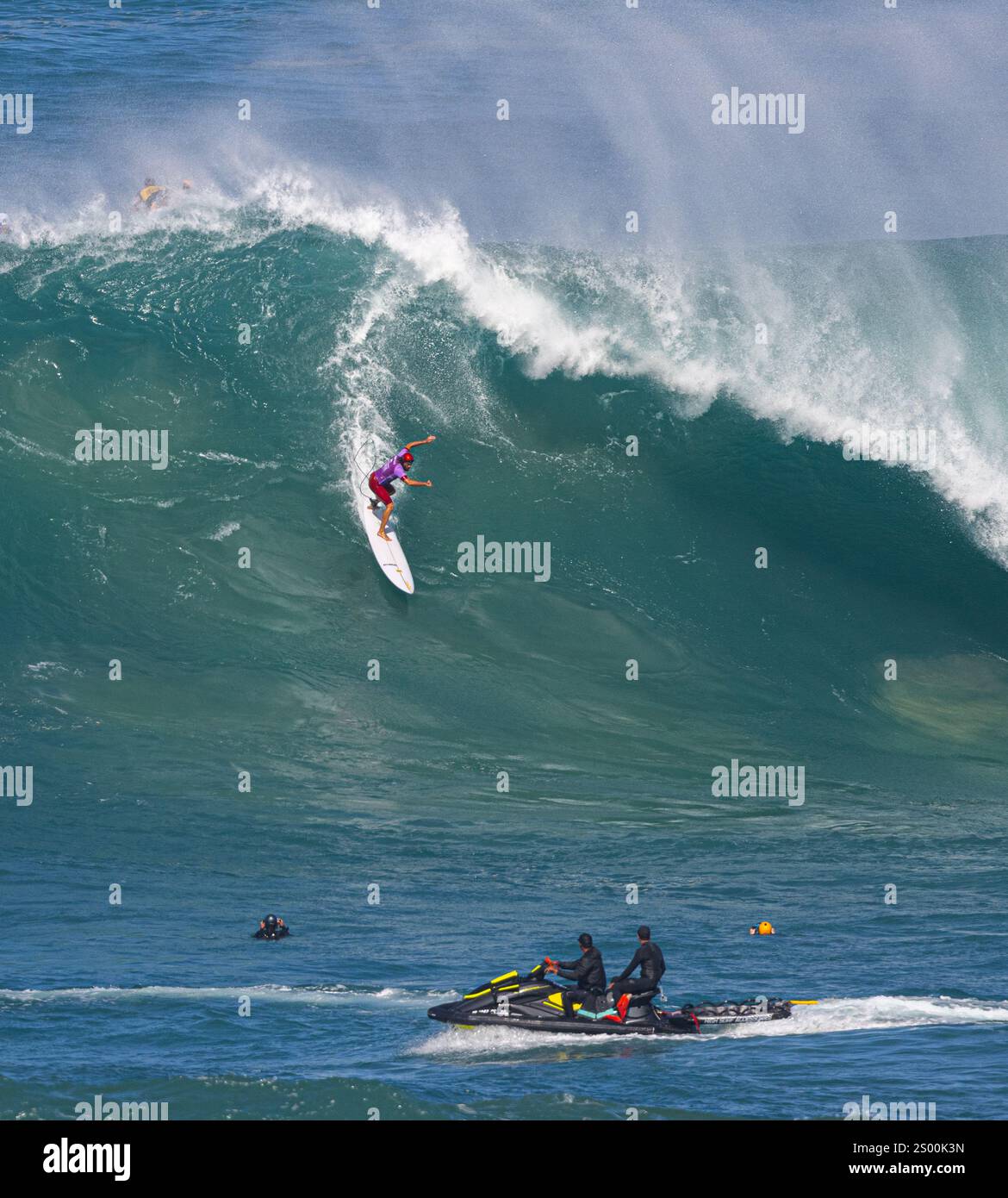 Haleiwa, HI, USA. 22nd Dec, 2024. Eddie Champion 1st place winner ...