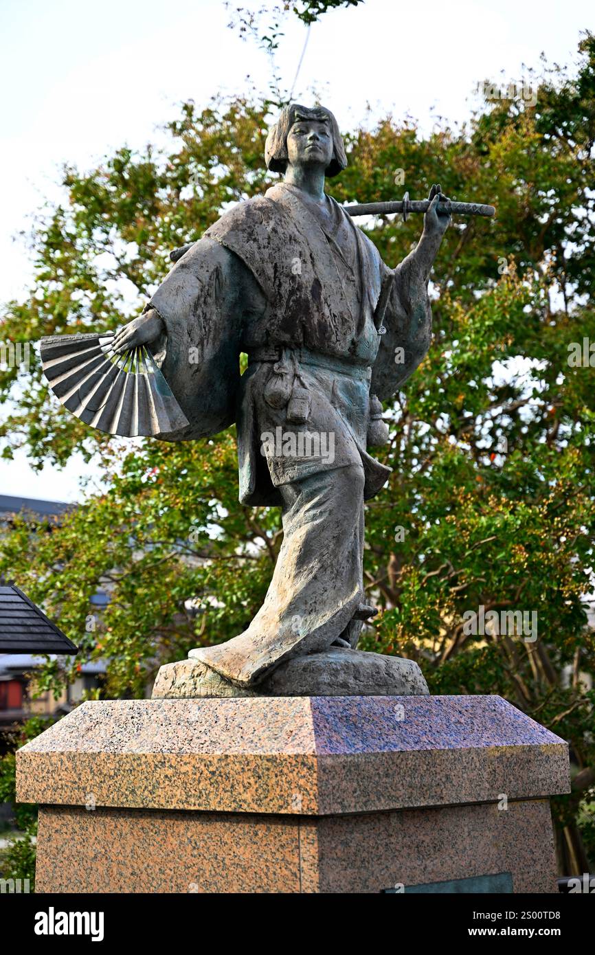 izumono-okuni❤ Izumo no Okuni statue / Statue d'Izumo no Okuni | Voici ce q