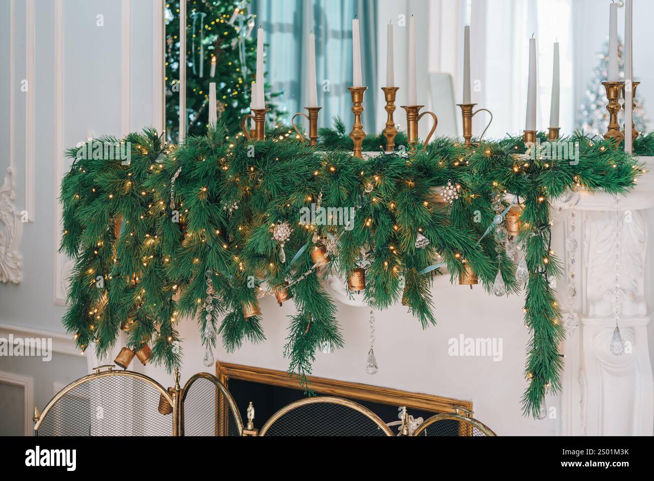 Fireplace mantel hi-res stock photography and images - Alamy