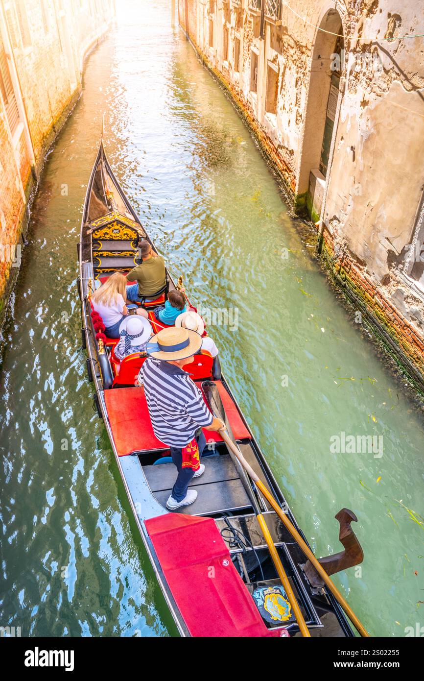 Experience venice in a gondola hi-res stock photography and images - Alamy