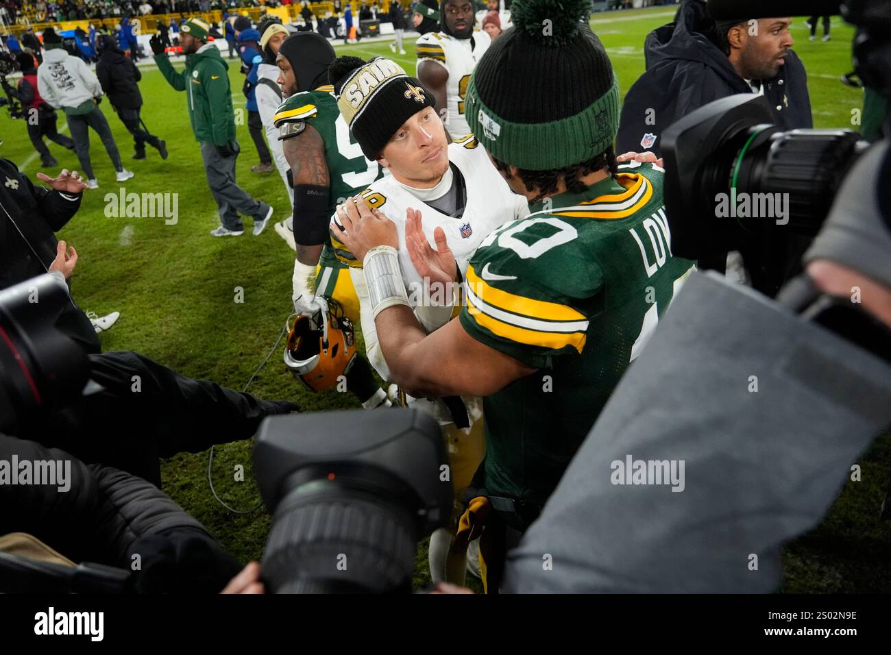 New Orleans Saints cornerback Alontae Taylor (1) greets Green Bay