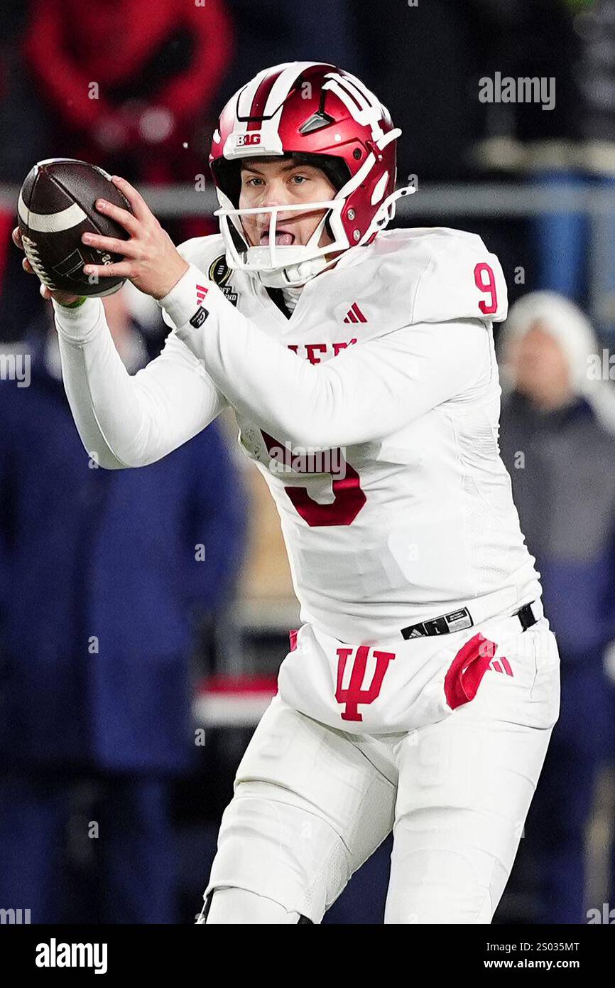 SOUTH BEND, IN - DECEMBER 20: Indiana Hoosiers quarterback Kurtis ...