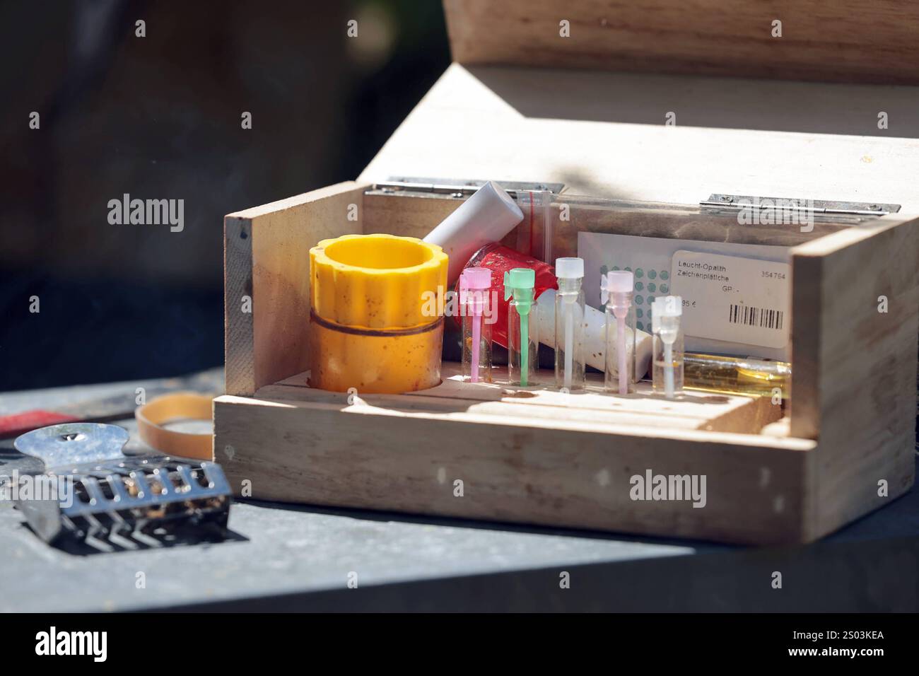 12.05.2024, Neuenhagen, Brandenburg, GER - Set zum Markieren von ...