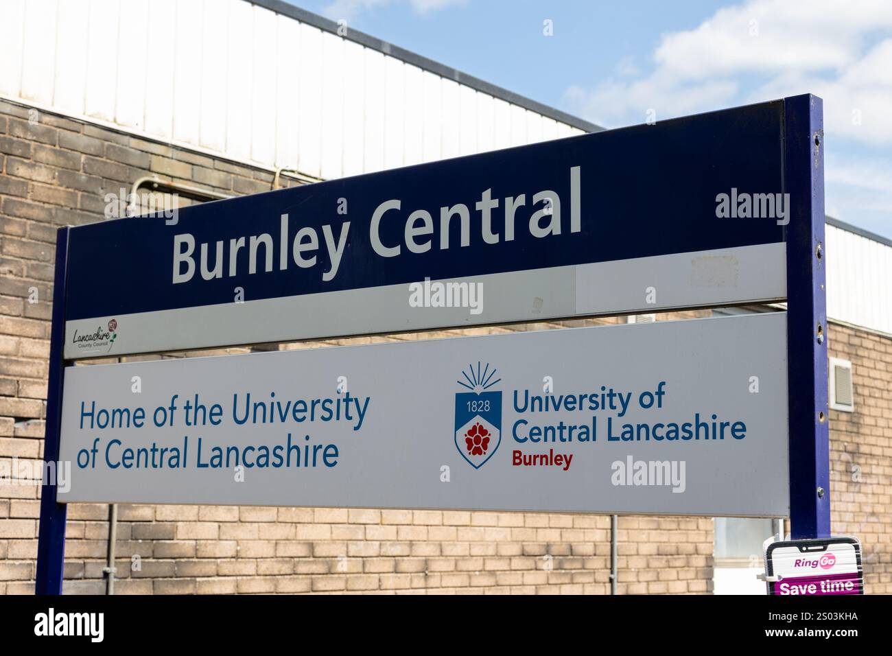 Burnley Central Railway Station Stock Photo Alamy burnley-central-railway-station-stock-photo-alamy