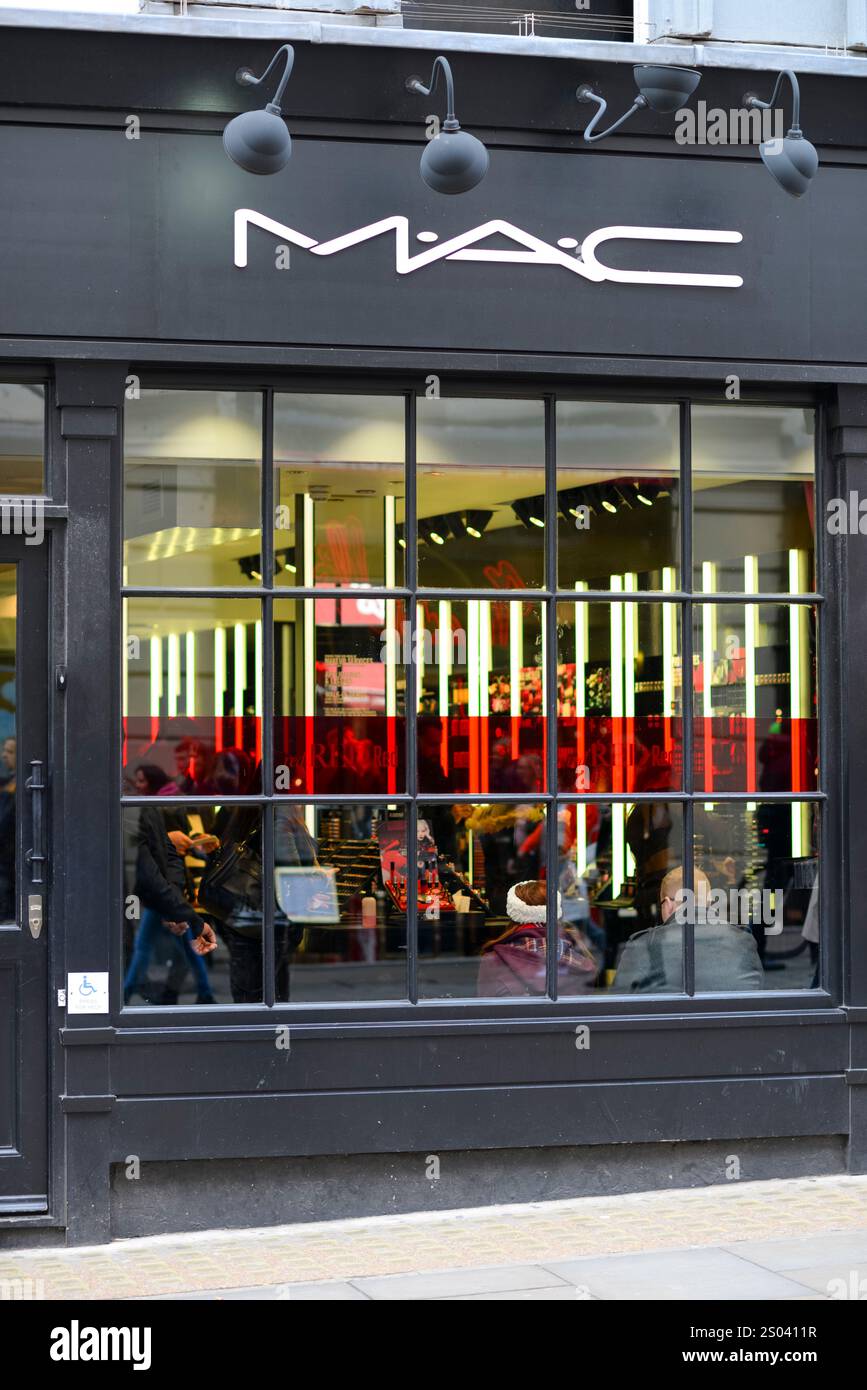 Mac cosmetics shop hi-res stock photography and images - Alamy