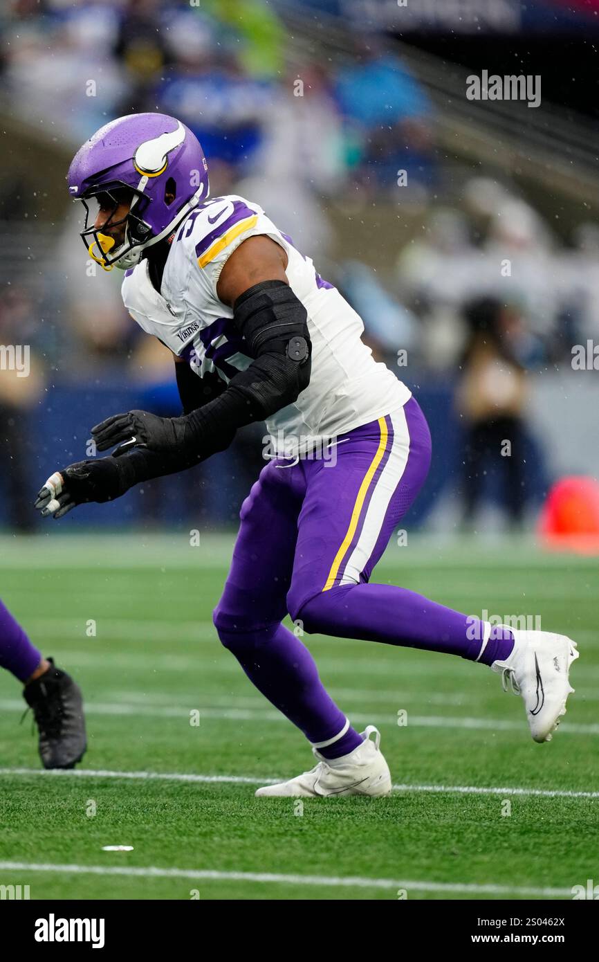 Minnesota Vikings linebacker Jonathan Greenard (58) gets set during an