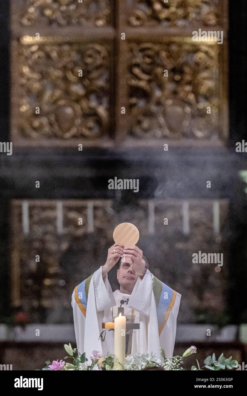 Picture of the midnight mass on Christmas eve in Mechelen, Tuesday 24