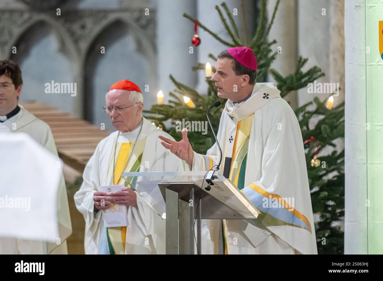 Picture of the midnight mass on Christmas eve in Mechelen, Tuesday 24
