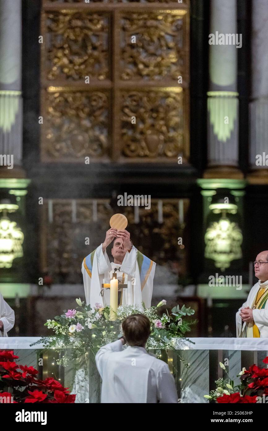 Picture of the midnight mass on Christmas eve in Mechelen, Tuesday 24