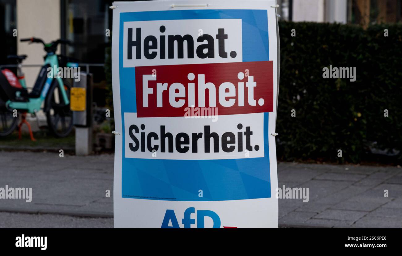 Muenchen GER, Themenbild, Wahlplakate zur Bundestagswahl in Deutschland ...