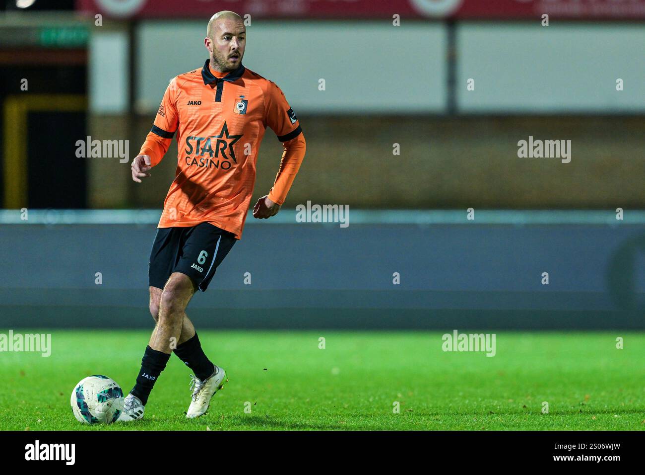 Steve De Ridder (6) of KMSK Deinze pictured during a soccer game