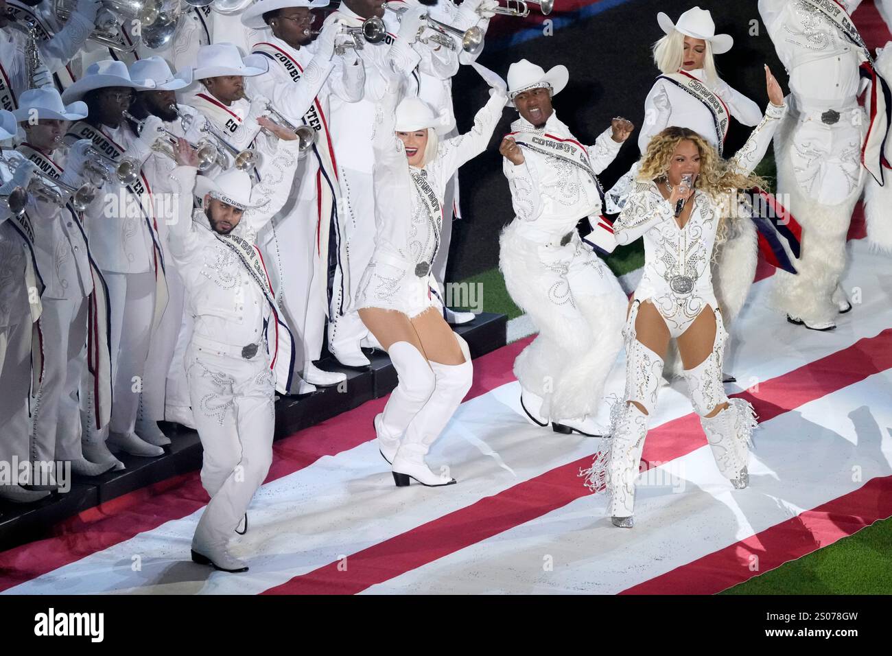 Beyoncé performs during halftime of an NFL football game between the ...