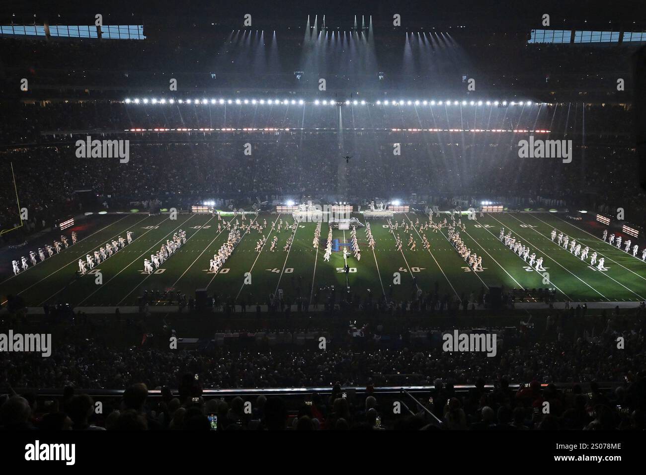 Beyonce performs at half-time as the Baltimore Ravens take on Houston ...