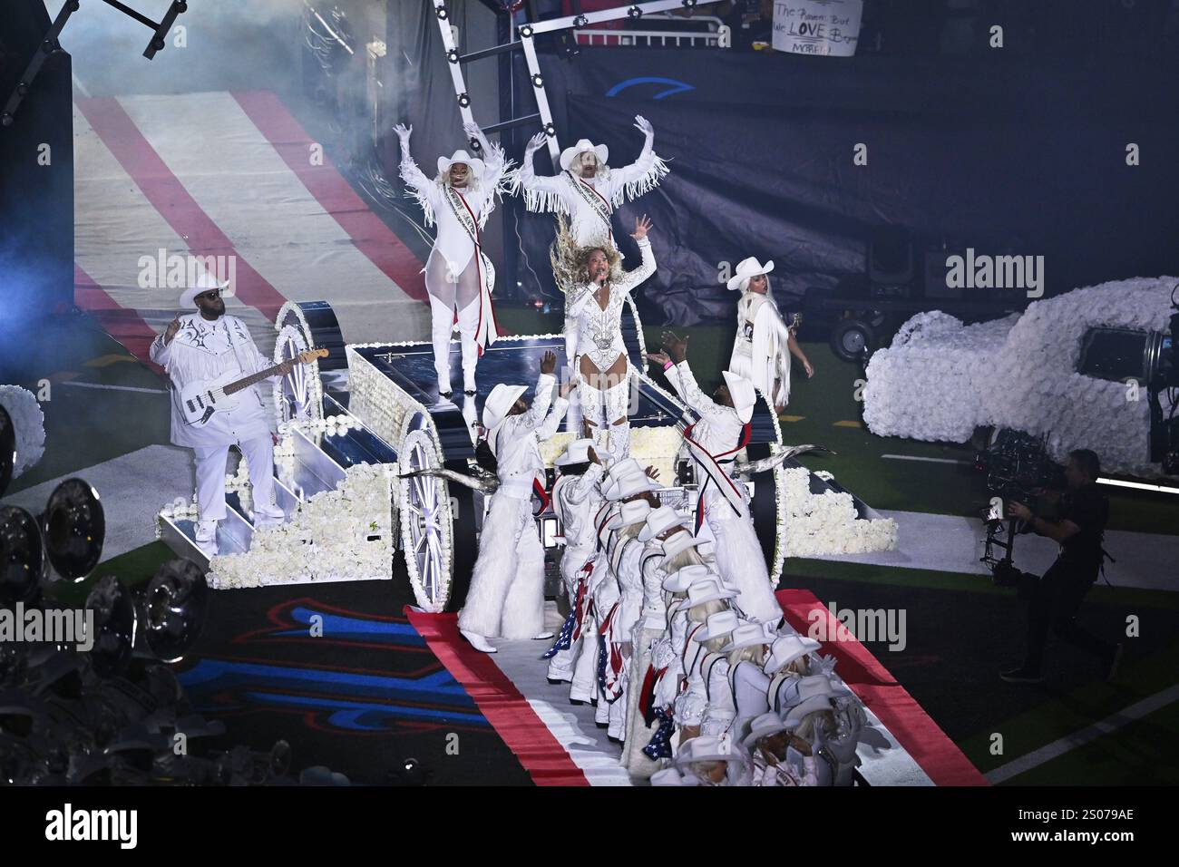 Beyonce performs at half-time as the Baltimore Ravens take on Houston ...