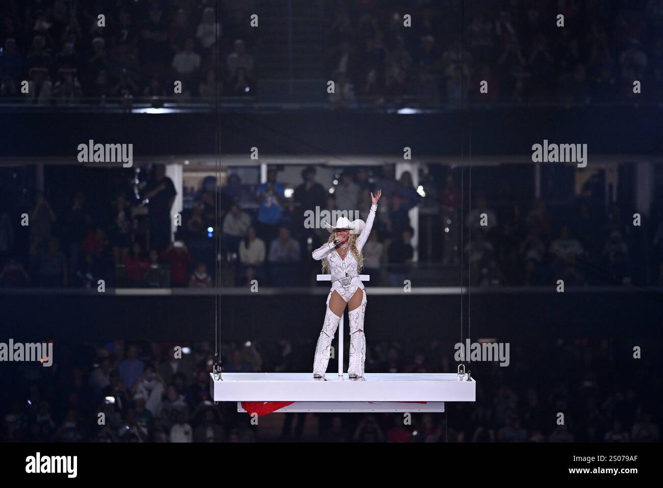 Beyonce performs at half-time as the Baltimore Ravens take on Houston ...