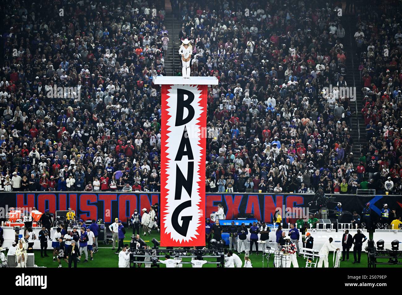Beyonce performs at half-time as the Baltimore Ravens take on Houston ...