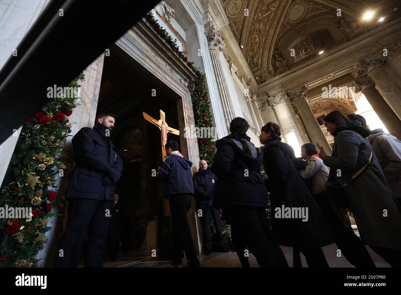Doors Ritual Vatican City, Italy 25.12.2024 : Pilgrims from all over the world ...