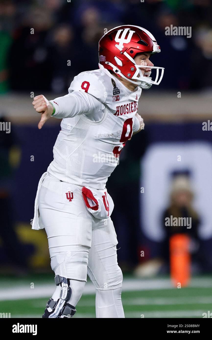 SOUTH BEND, IN - DECEMBER 20: Indiana Hoosiers quarterback Kurtis ...