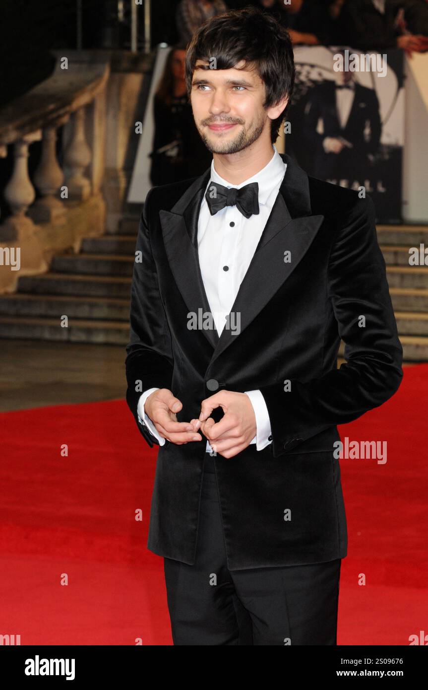 Ben whishaw skyfall hi-res stock photography and images - Alamy