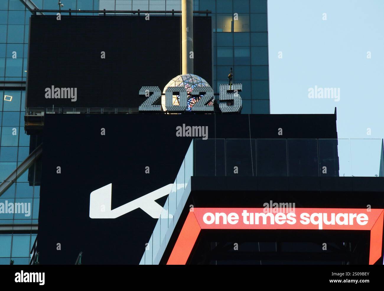 Ball Drop New York 2025 Dates Betti Chelsea