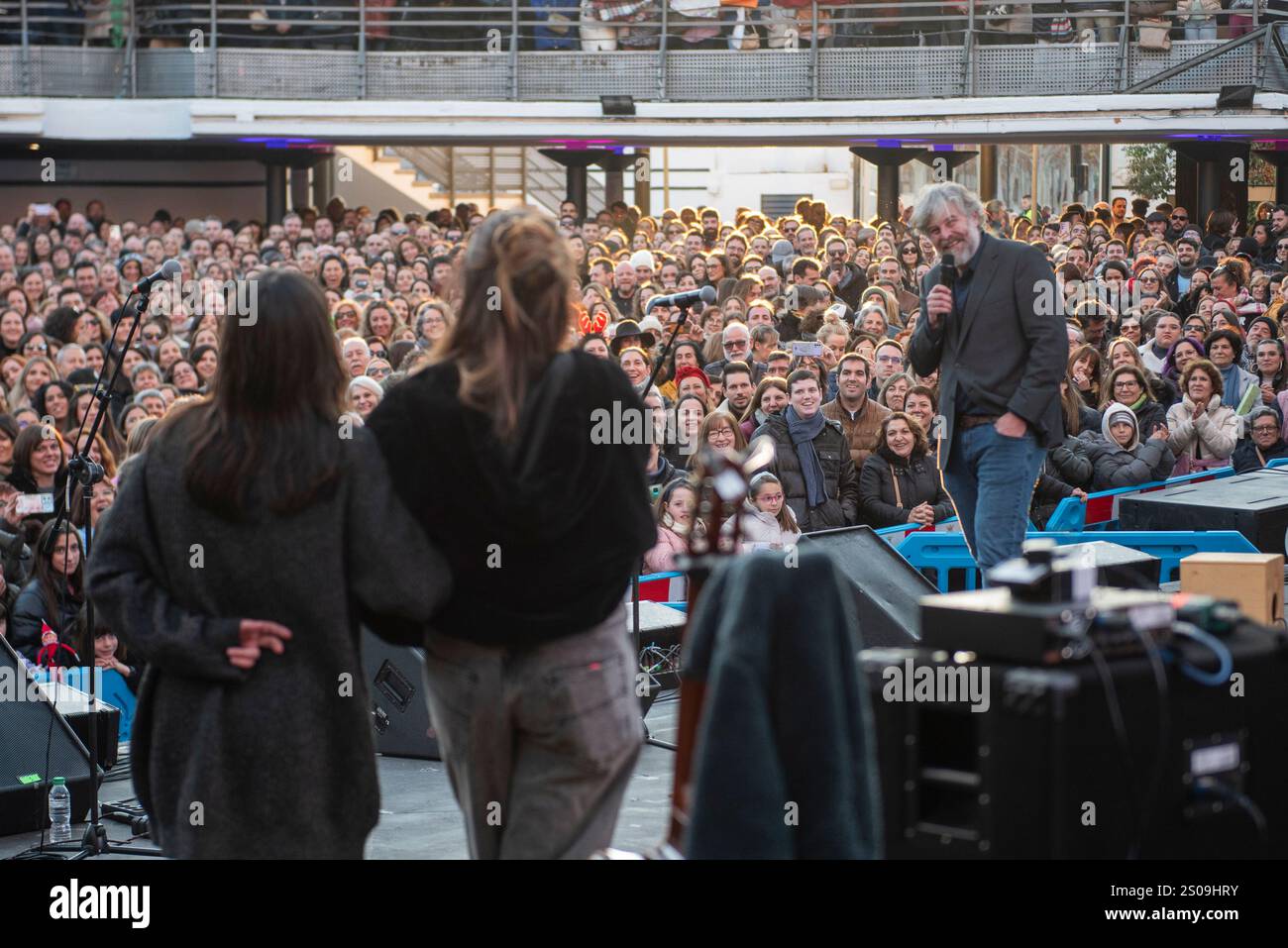The Comedian Ra l Cimas Speaks During The Solidarity Festival Help For the-comedian-ra-l-cimas-speaks-during-the-solidarity-festival-help-for