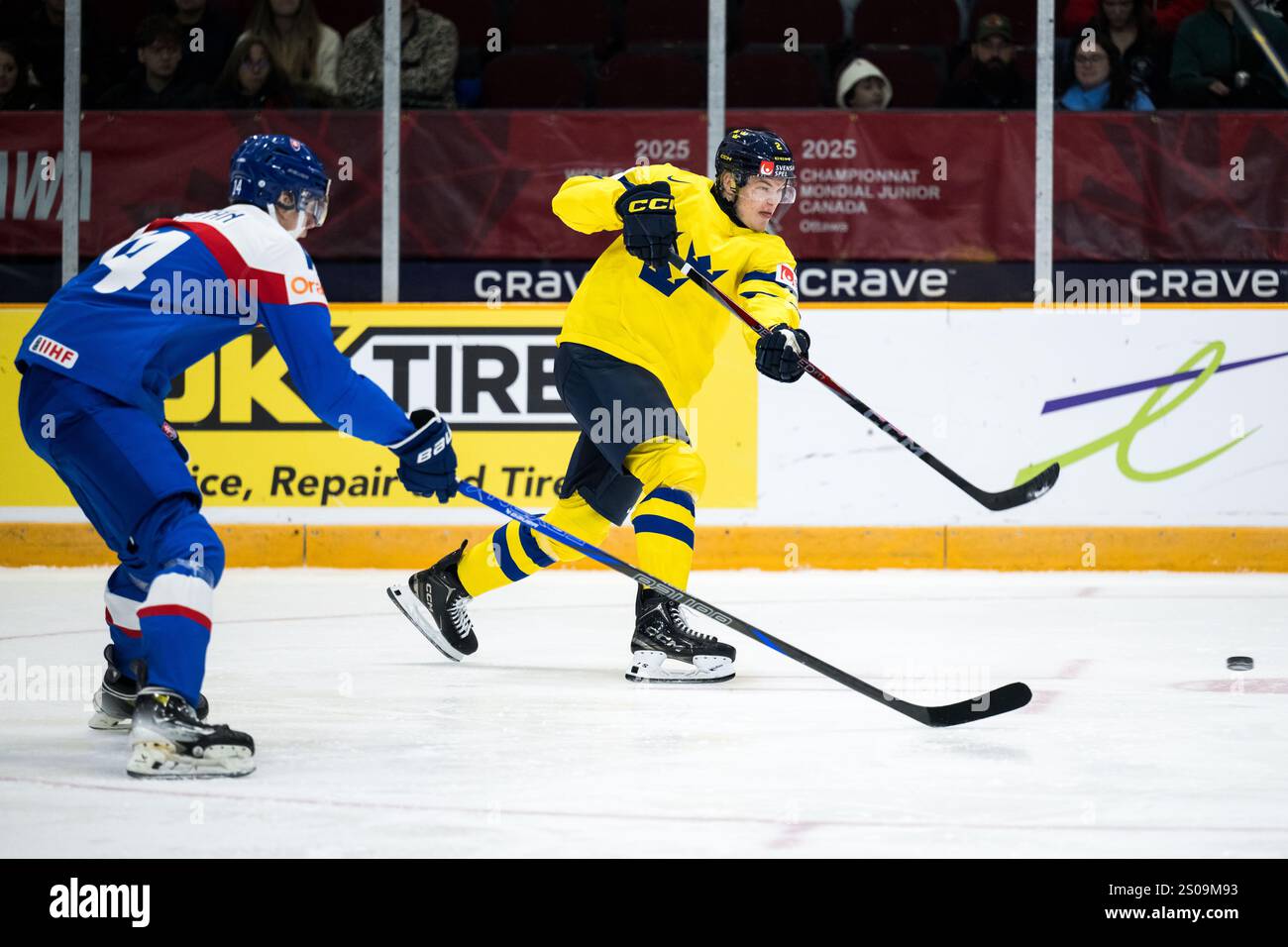 241226 Rasmus Bergqvist of Sweden scores 11 during the 2025 IIHF World