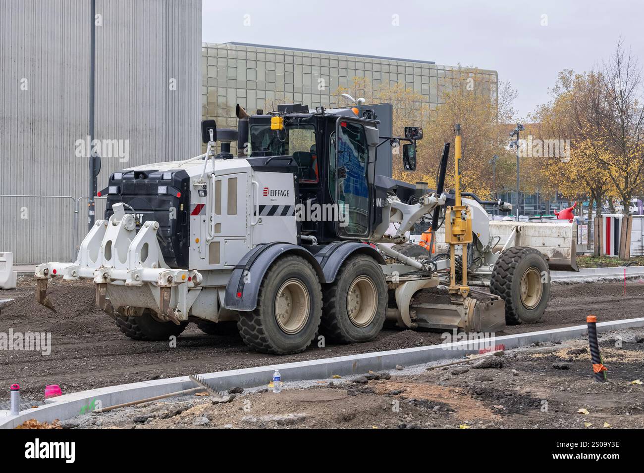 Caterpillar motor grader hi-res stock photography and images Caterpillar motor grader hi-res stock photography and images