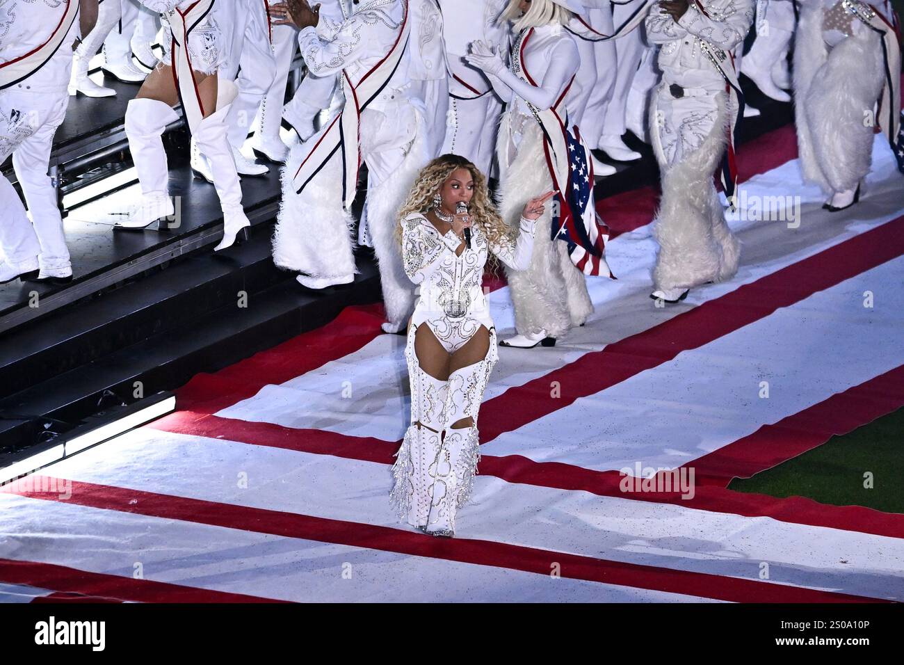 Beyoncé performs during halftime in an NFL football game between the ...