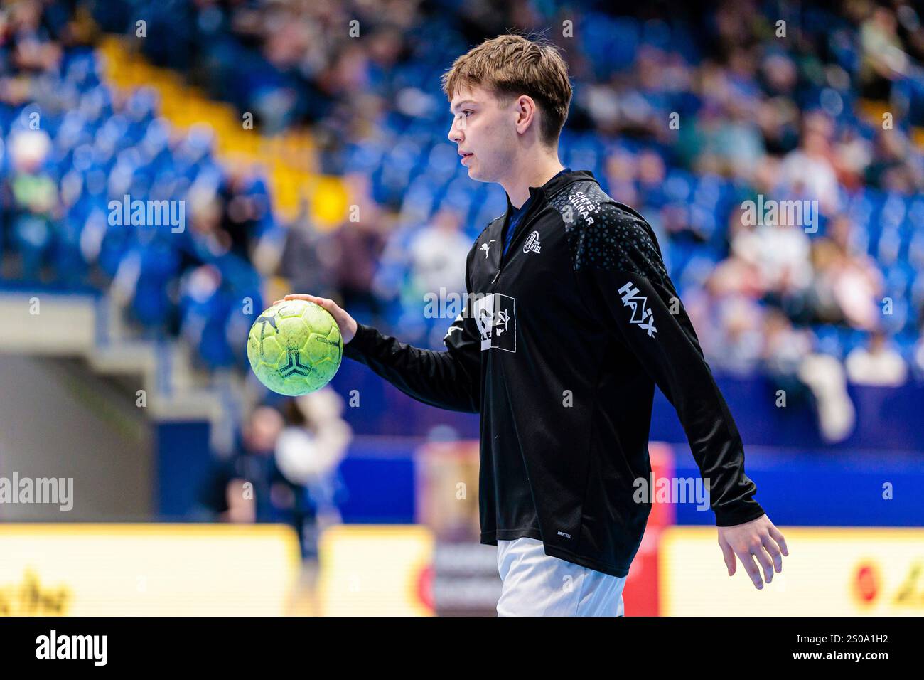 Lemgo, Deutschland. 26th Dec, 2024. Linus Kutz (THW Kiel, #25) GER, TBV ...