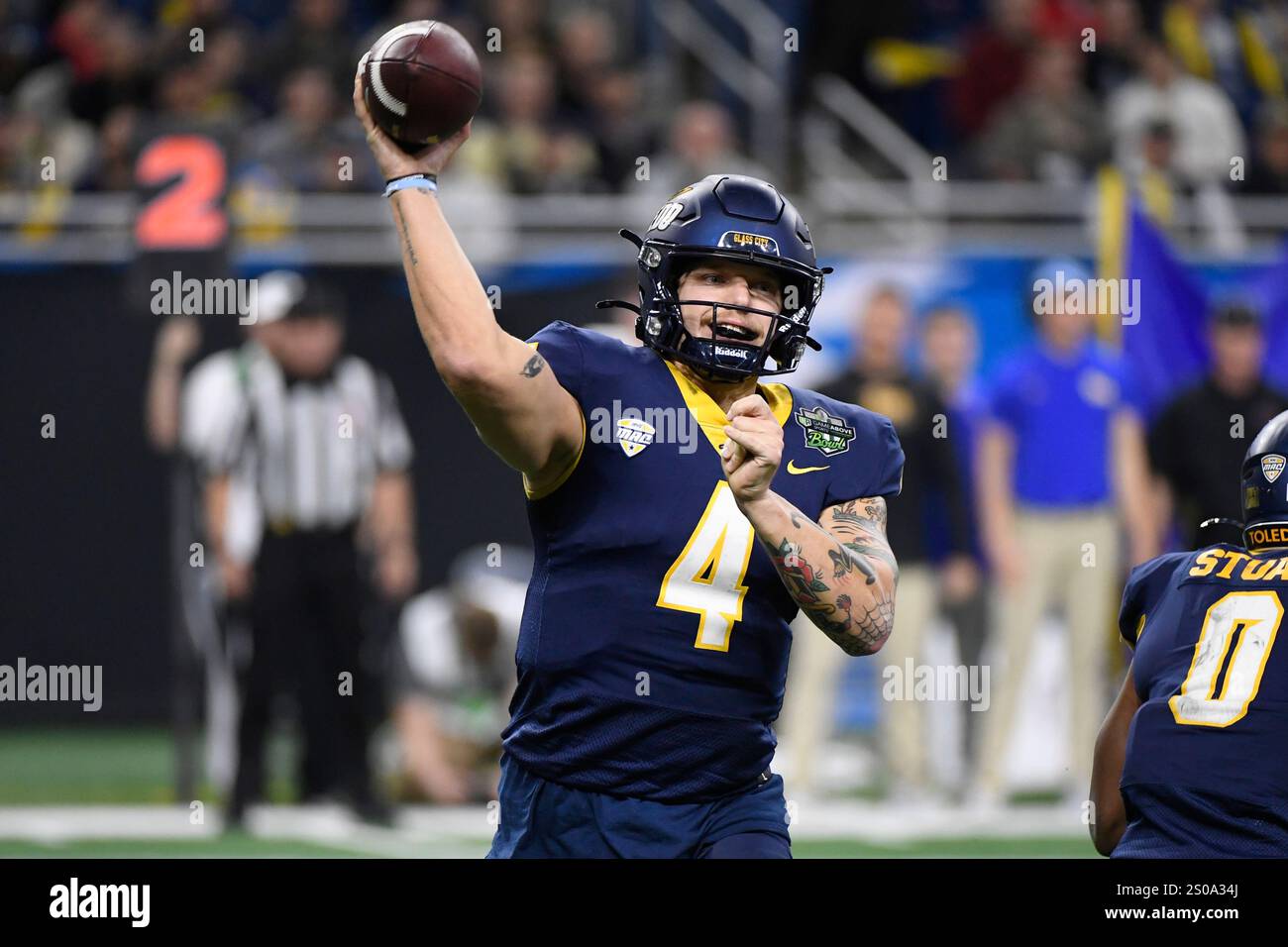 Toledo quarterback Tucker Gleason (4) throws against Pittsburgh during