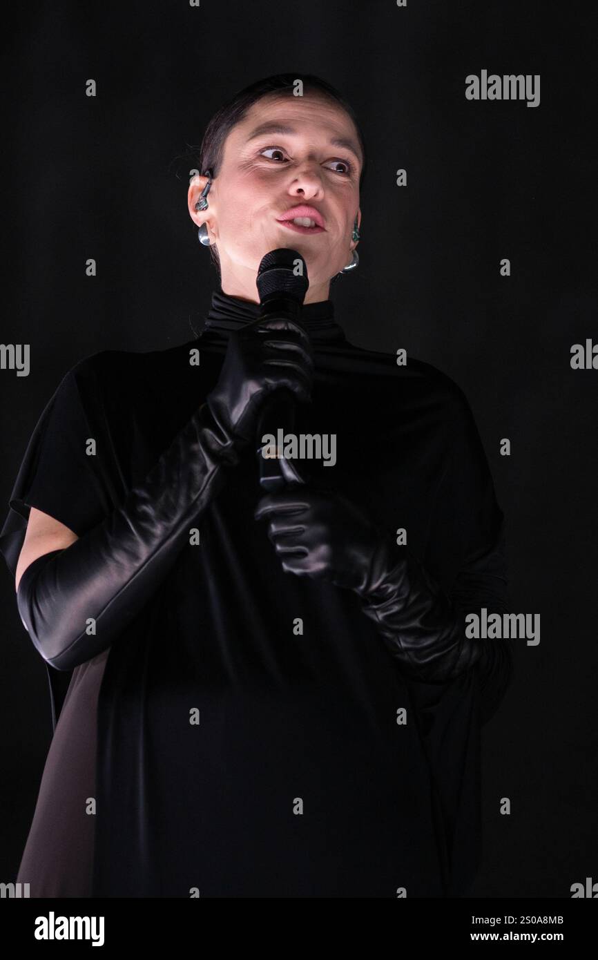 Fordo Singer Madrid, Spain. 26th Dec, 2024. Portuguese Fado singer Carminho performs ...