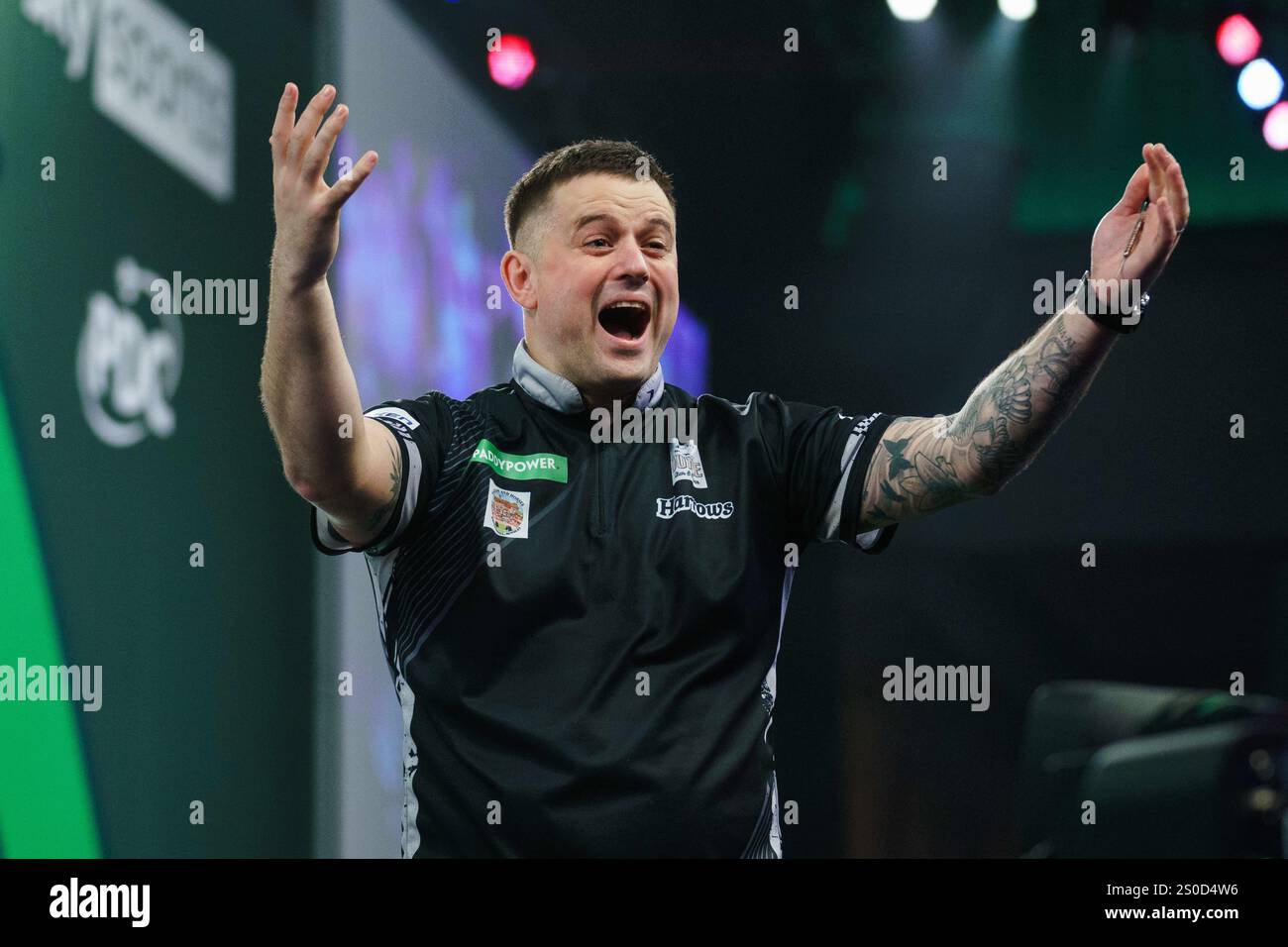 Luke Woodhouse celebrating winning his 3rd round match against Damon